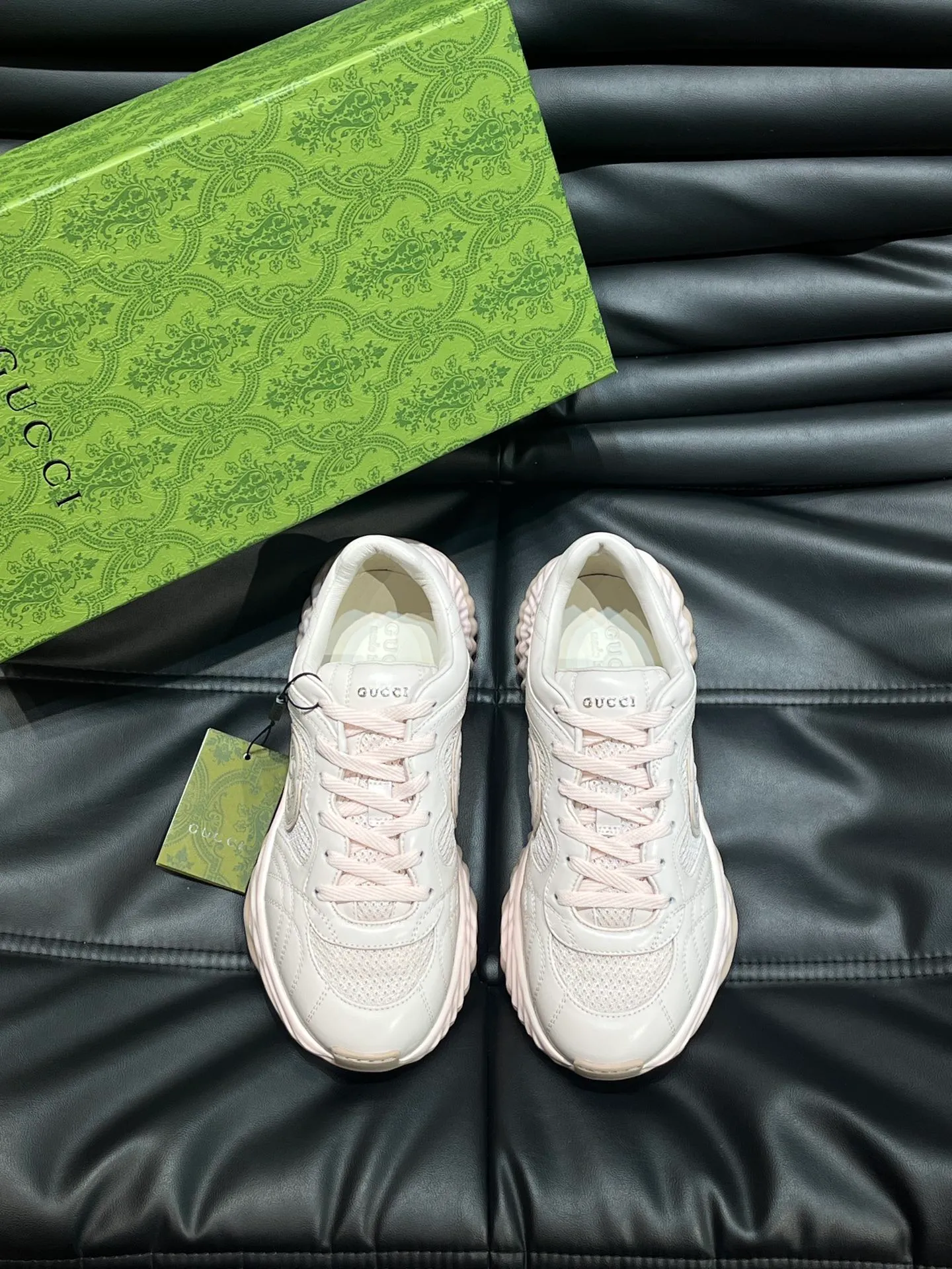 Men's Men's Shoes💰p760 "Gucc*" Ri Men's Men's Shoes💰p Men's Men's Shoes💰ple Series 2024ss👫Couple Style Casual Sports Shoes, buy the original and accurately reproduce it! Restore the quality of details, Gucci Ri men's shoes 💰p men's shoes 💰ple series sports shoes are made with innovative stitching technology to create a flowing texture like water. The leather design is paired with three-dimensional interlocking Double G leather patches and Gucci letter metal accessories, creating a free flowing texture of the entire shoe with a 3D effect. A classic and versatile piece that feels super comfortable on your feet! Female 35-40 Male 38-45